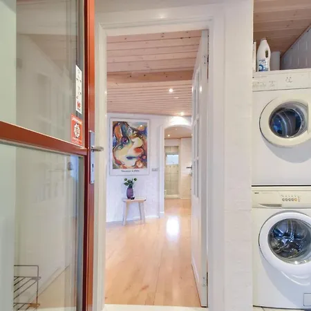 Three-bedroom In Hébergement de vacances Fåborg