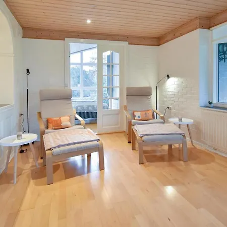 Three-bedroom In Hébergement de vacances *